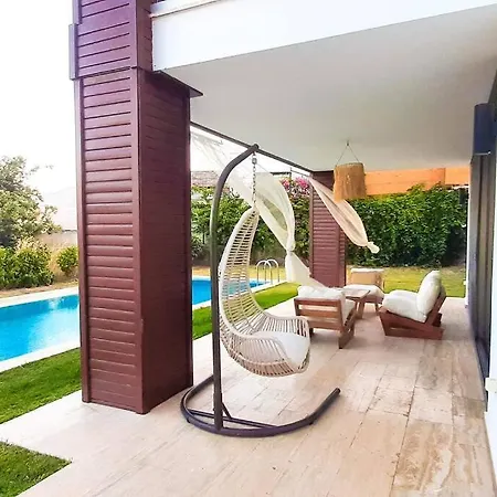 Private With Pool And Garden Vila