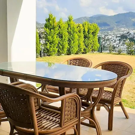 Private With Pool And Garden Villa *